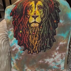 Tie Dye  Graphic Lion Tee - Short Sleeve T-shirt